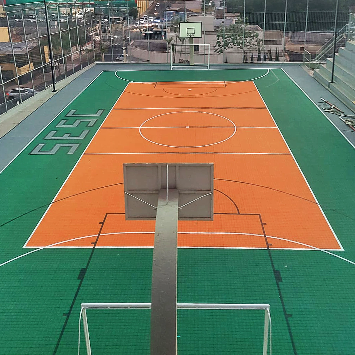 Quadra com piso modular indoor no Sesc