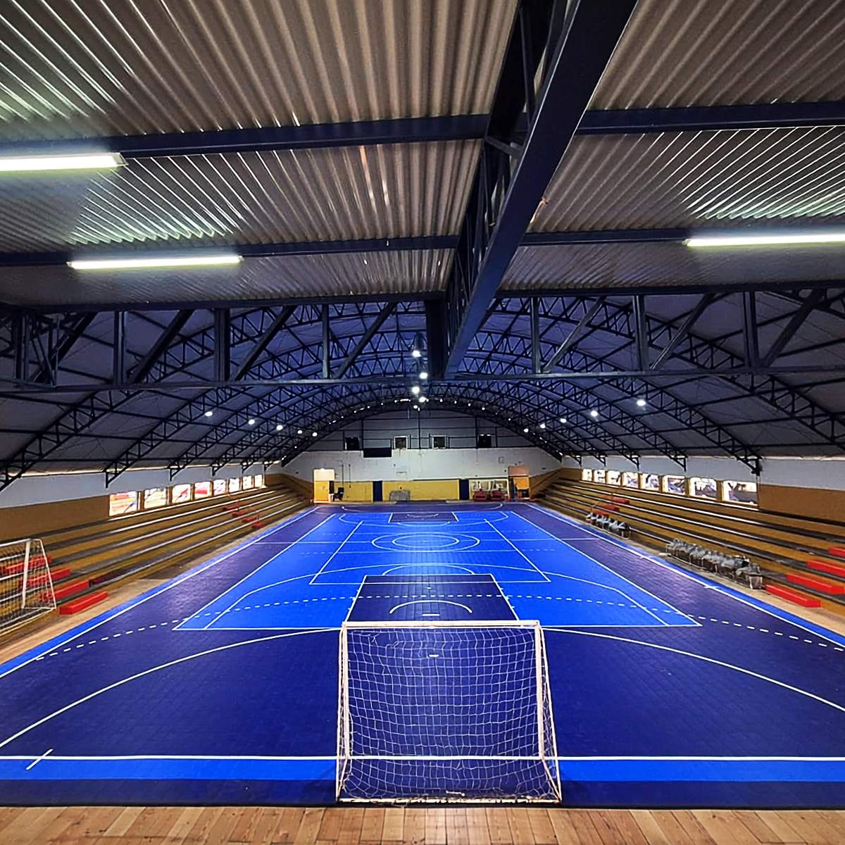 Quadra poliesportiva indoor em clube na Pompéia, São Paulo-SP — vista 1